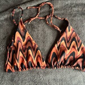 Skatie string bikini top